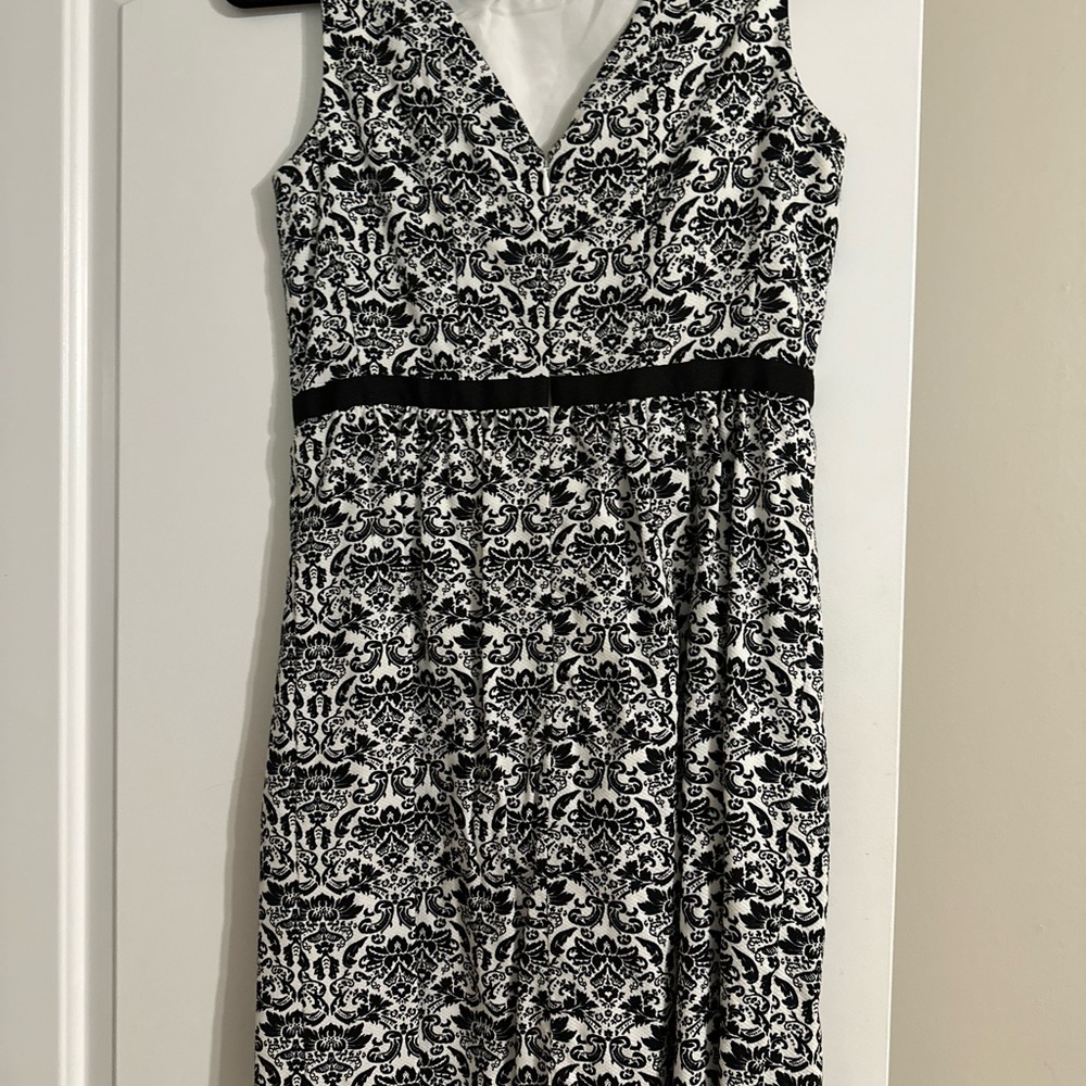 Elegant Black and White Patterned Dress